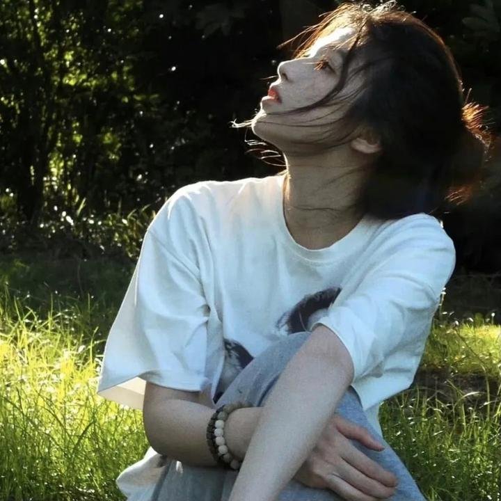 萨乐美 封面