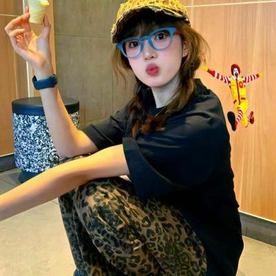 幽灵‧女‧杀手 封面