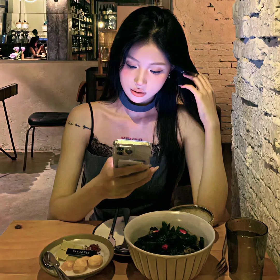 越爱越美丽 封面